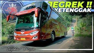 Jegrek  Bus Scania Juragan 99 ketenggak di tengah tanjakan muria