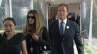 Nancy Reagan funeral Schwarzenegger Larry King and others arrive