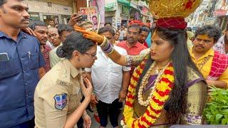 Jogini Nisha Kranti Bangaru Bonam At Secunderabad  Ujjaini Mahankali Temple  Nisha Kranti Bonam