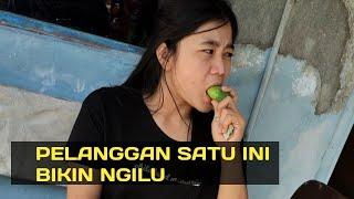 Keseruan dengan pelanggan tante-tante berdaster