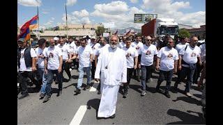 İrəvan q*an içində.Keşiş yaralandı.Aksiyaçıların üzərinə Kamaz sürdülər.- LAF TV