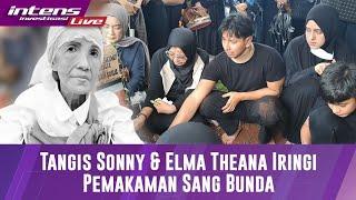 Diiringi Isak Tangis Sony Septian Dan Elma Theana Taburkan Bungan Ke Makam Ibunya