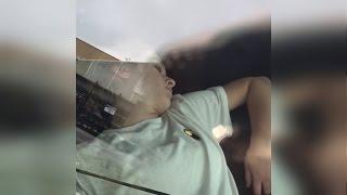 Teen Falls Asleep In Moms Car And No One Can Wake Her Up