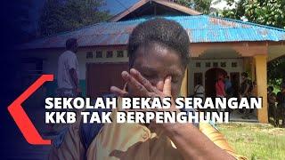 Guru YPK Kisor Maybrat Teteskan Air Mata Saat Lihat Kondisi Sekolah Bekas Serangan KKB