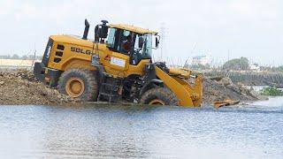Master Operator Huge Land Filling Up Wheel Loader SDLG L956H & Bulldoze SHANTUI Pushing Stone Dirt
