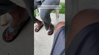 #neighborfeet #candidfeet #sandals #flipflops #pinkpedicure 1.