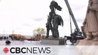 Kyiv tears down Soviet-era Peoples Friendship statue