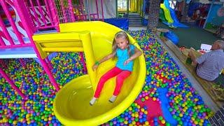 Ярослава в Развлекательном Центре для Детей Indoor Playground for kids Play Center