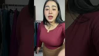 Tante ganti baju live TIK TOK