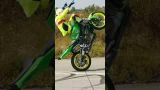 Unbelievable motorbike stunt #stuntriding #kawasaki #besttrick