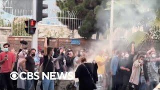 Iran protests over Mahsa Aminis death continue as crackdown escalates