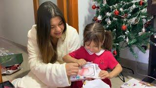 ABRIENDO MIS REGALOS DE PAPA NOEL  Annie Vega