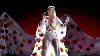 Halsey’s Performance At The 2017 BBMAs Was Beautiful