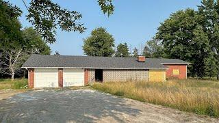 Creepy ABANDONED 1970’s Home With Secret Tunnels Found In The Middle Of Nowhere  WHAT DID I FIND??