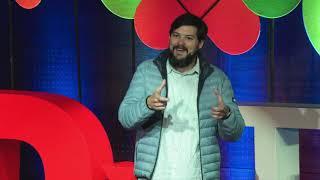 ¿Puede el bienestar de las personas ser la medida del éxito empresarial?  Ian Sznak  TEDxTukuy