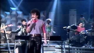 Matthew Wilder - Break My Stride Live