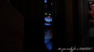 BONNIE IS IN MY CLOSET  FNAF Christmas with Freddys