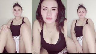 cewek sunda gemoy di bali live tiktok hot pamer apem tembem sambil makeup