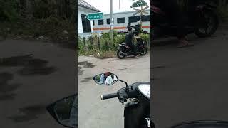 detik detik mobil ke tabrak kereta api