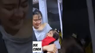 Dek Cunda Ketawa Saat Digendong Mama Bella Bonita #belbon #dennycaknan #shorts