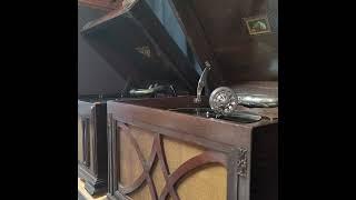 藤本 二三吉 戀の串本 1935年 78rpm record. HMV Model No 130 Gramophone.