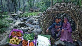 The pleasure of eating in the middle of the river  Fresh air and beautiful views  ASMR vlogs