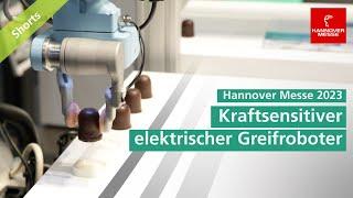 Elektrischer Roboter transportiert empfindliche Gegenstände  Fraunhofer IEM @ Hannover Messe 2023