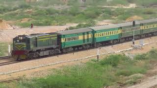 High Speed Karachi Express Through Pass Jungshahi Station Sindh Railways  Speedy Trains Pakistan