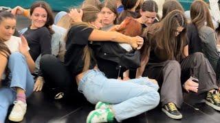 Girls fight in the middle of the Devil’s wheel Oktoberfest Teufelsrad #oktoberfest #wiesn #teufelsra
