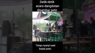 Detik-detik Panggung Dangdutan Disambar Petir 