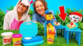 Einhorn Café mit Nicole  Magisches Schloss. Play Doh Waffel mit Fleischbrühe für die Paw Patrol.