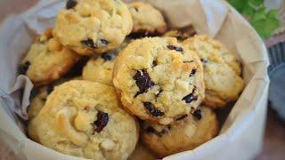 White Chocolate Macadamia & Cranberry Cookies