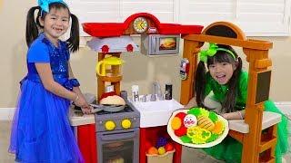 Jannie & Emma Pretend Play w Kitchen Restaurant Cooking Kids Toys