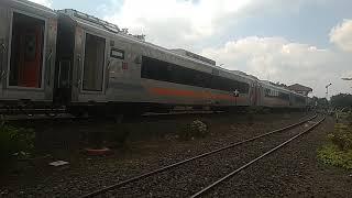 KA S1 LIMEX SRIWIJAYA STAINLESS KESIANGAN BERANGKAT STASIUN KOTABUMI