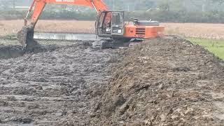 Bikin kanal air baru excavator Hitachi super power