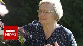 The woman who can smell Parkinsons disease - BBC News