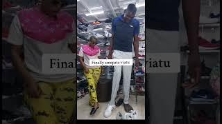 Manzi wa Kibera gifts Bungoma man  alias  Bungoma goliath  brand new shoes