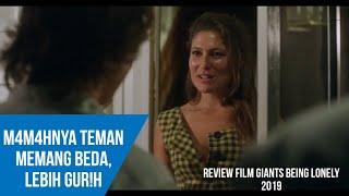 M4m4hnya Teman Memang Beda -- Alur Cerita Film