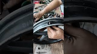 salah satu cara pasang pentil tubeless besi di velg racing yang bukan asli tubeless..