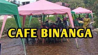 Cafe di Tengah Sungai