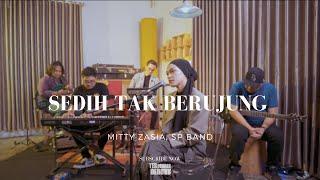 Sedih Tak berujung - Glenn Fredly Cover by Mitty Zasia SP Band