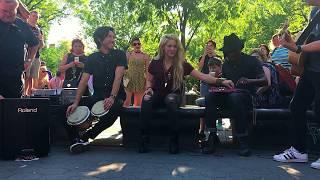 Shakira Performs Chantaje Live Acoustic in Washington Square Park New York City May 17 2017