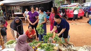 Pasar dayak di pedalaman kalimantan tengah desa parit suku dayak tamuan