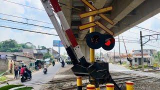 GAJADI DITUTUP? Perlintasan Kereta Api Cisauk Tangerang Selatan Banten Revisited