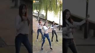 美女大学生组团兼职摩托摇