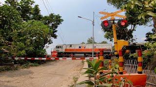 ALL NEW Perlintasan Unik Kereta Api Gozali Catang Serang Banten