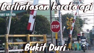 Perlintasan kereta api bukit duri Jakarta Selatan  HD 60fps