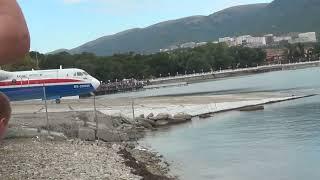 БЕ-200. Спуск на воду и взлет с воды. Геленджик 2016 год.