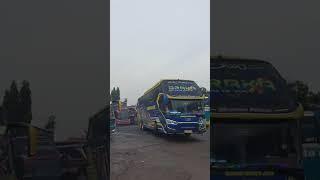 Bus Sudiro Tungga Jaya Draka