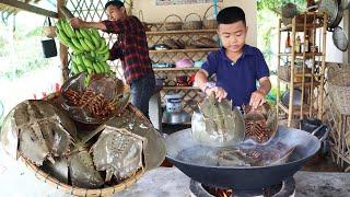 Little chef and Country man cooking Horseshoe crabs with the best style - Chef Seyhak